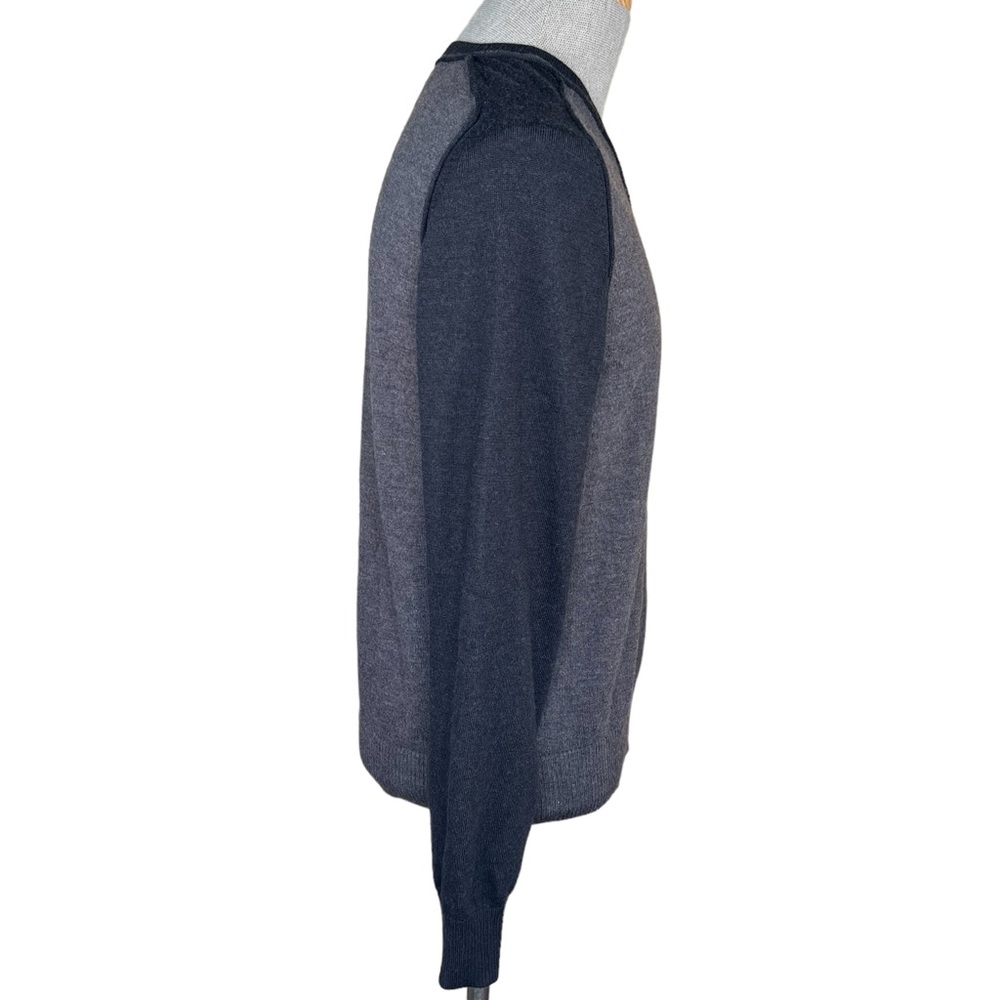 Men’s Banana Republic Extra Fine Merino Wool V-Neck Sweater Size Large - Picture 4 of 10